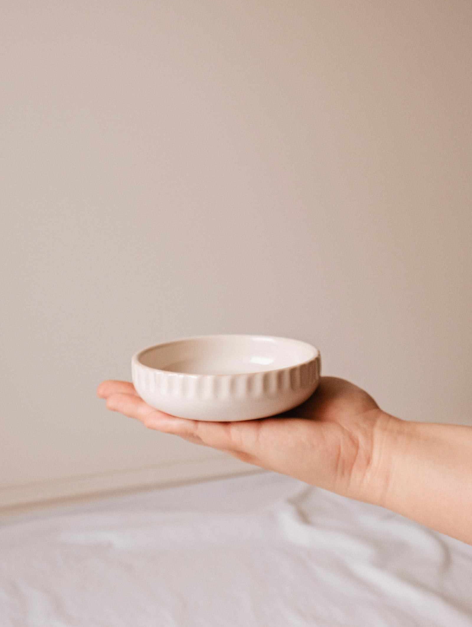 Bougeoir en céramique artisanal minimaliste petit nid pour bougies rechargeables, décor polyvalent et élégant