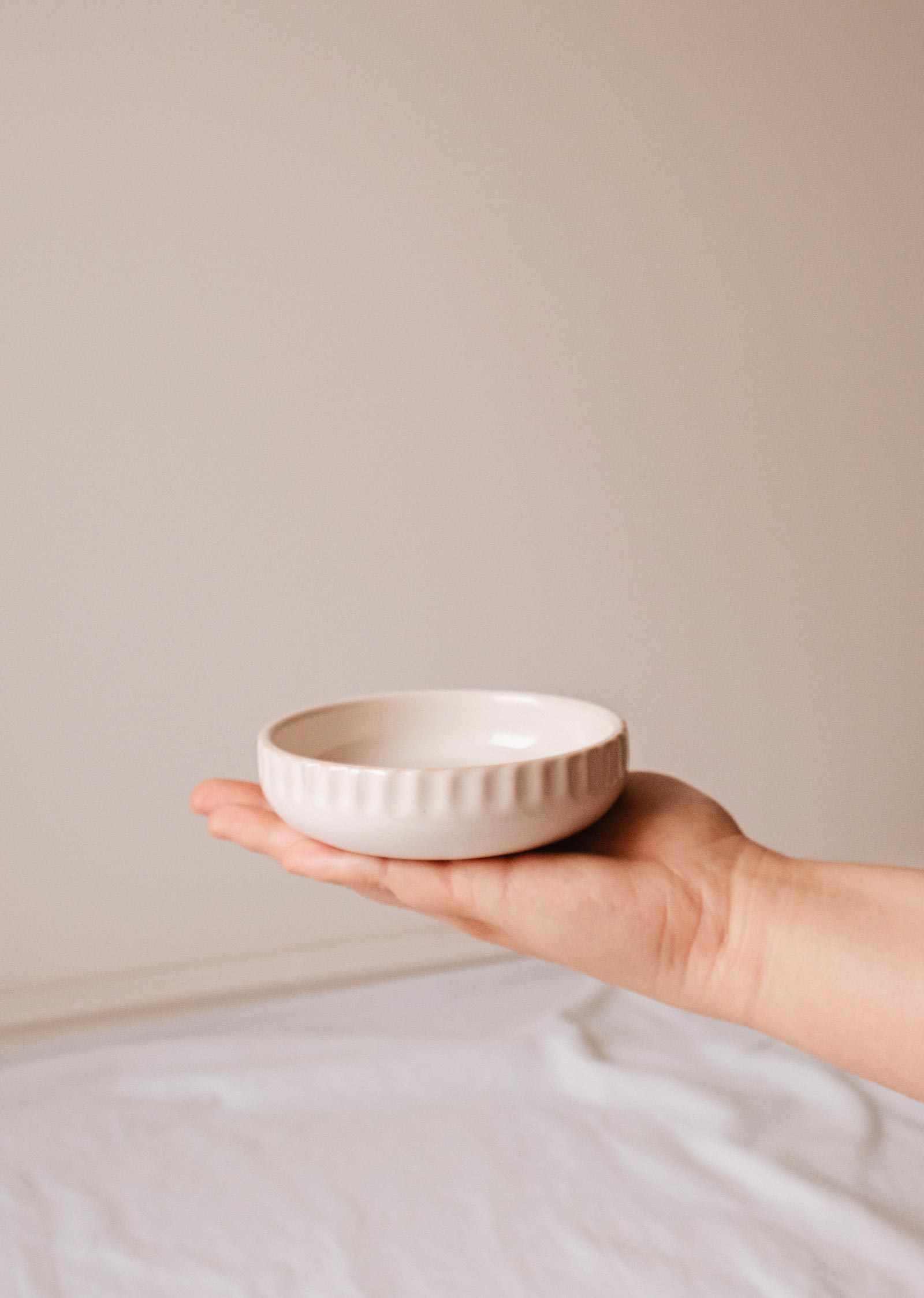 Bougeoir en céramique artisanal minimaliste petit nid pour bougies rechargeables, décor polyvalent et élégant