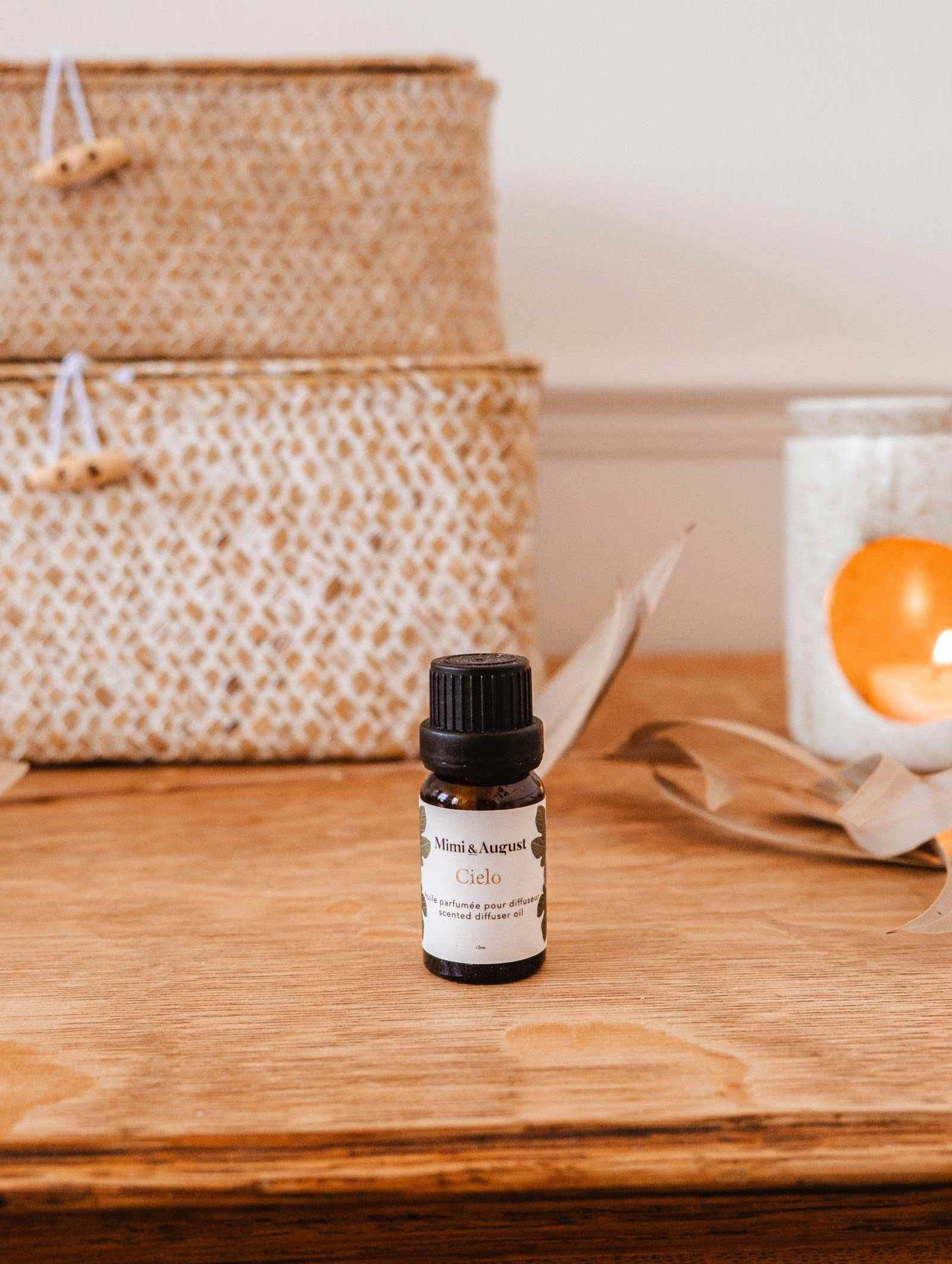 Scented Oil Cielo with sweet fig, cassis, and warm amber fragrance bottle