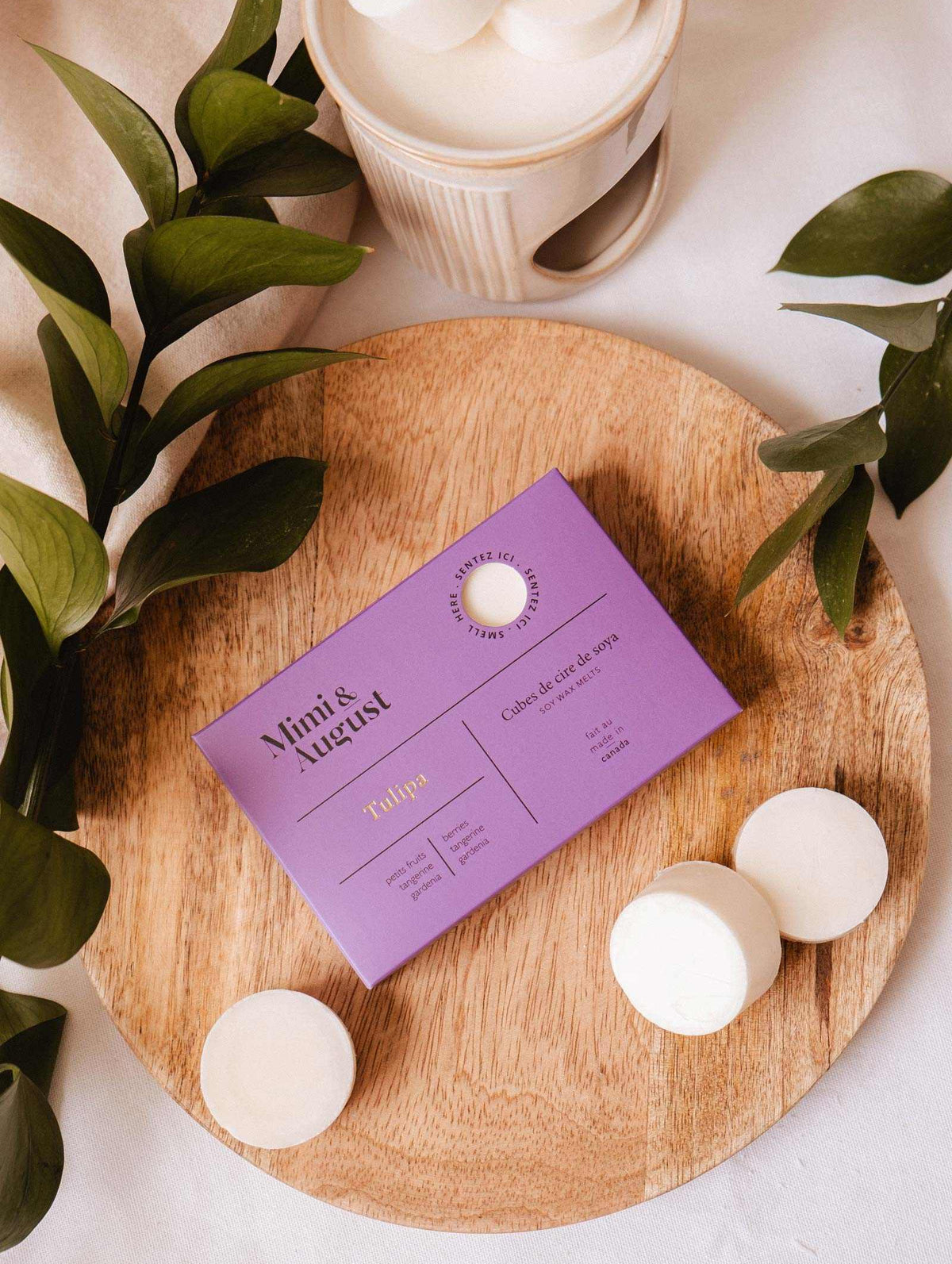 Tulipa soy wax melts with floral and wildberry scent for long-lasting, natural fragrance