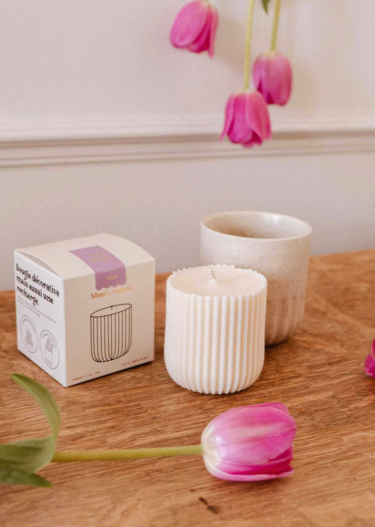Tulipa candle refill with tulip petals and wild berries scent