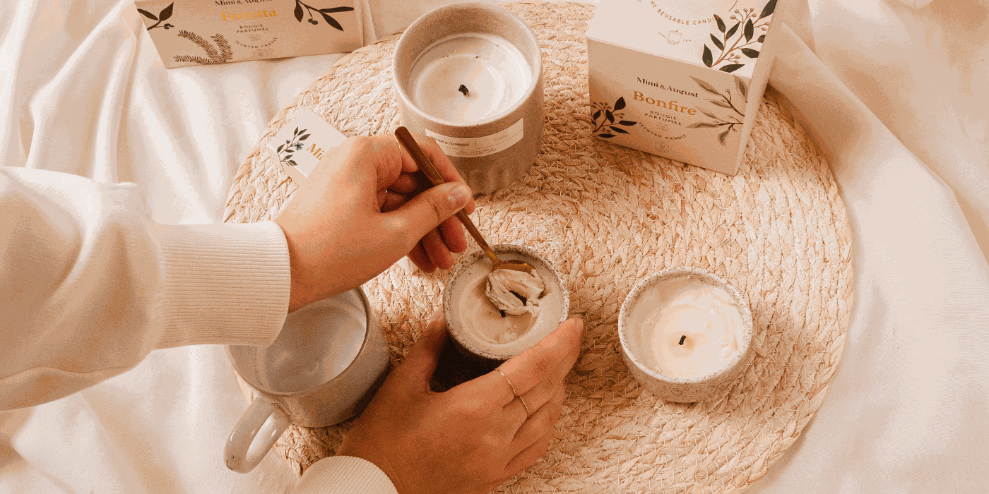 Remove wax from a candle jar: Mimi & August ceramic cup with leftover soy wax