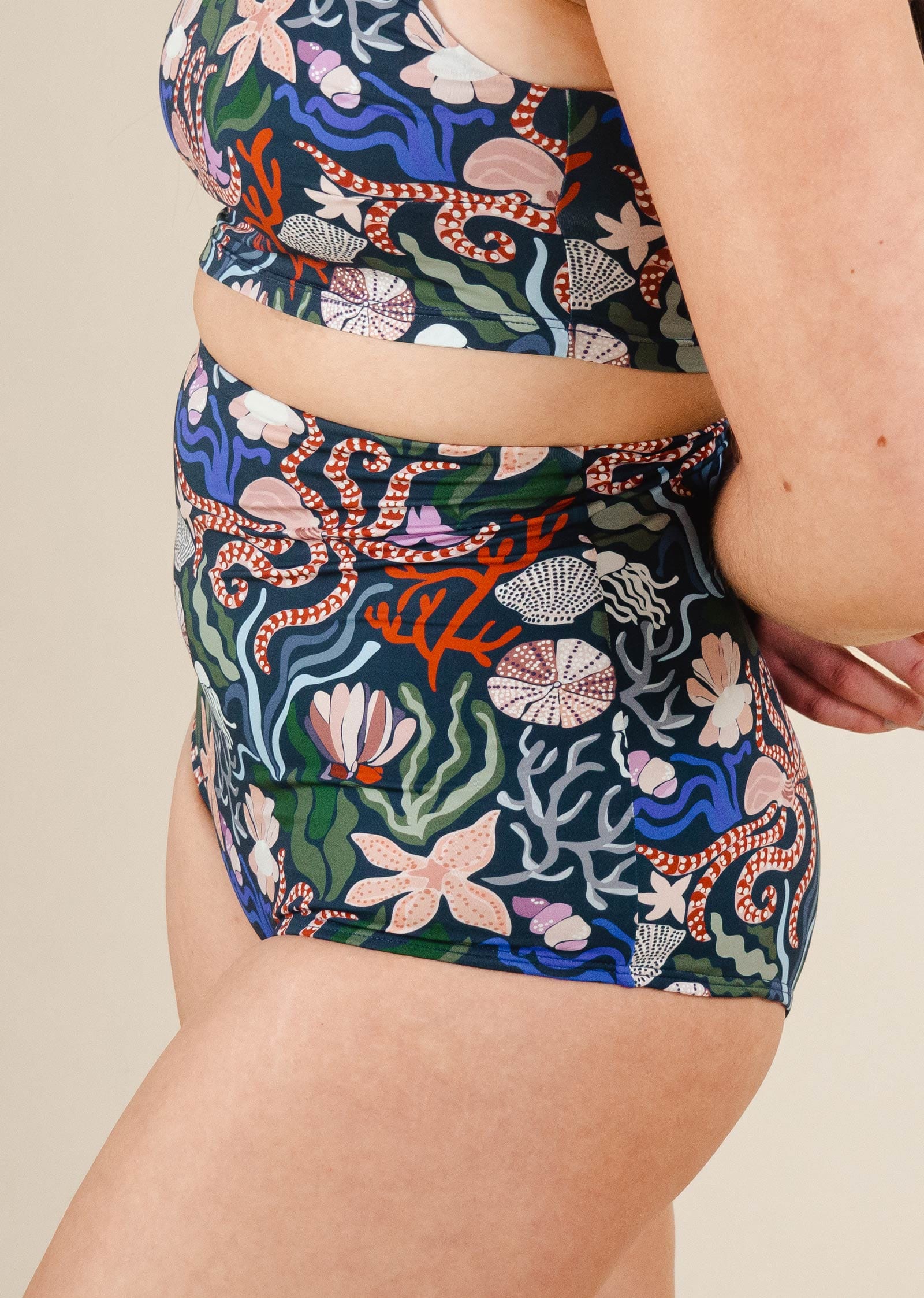 Close up at the Bermudes Oceana Extra High Waist Bikini Bottom