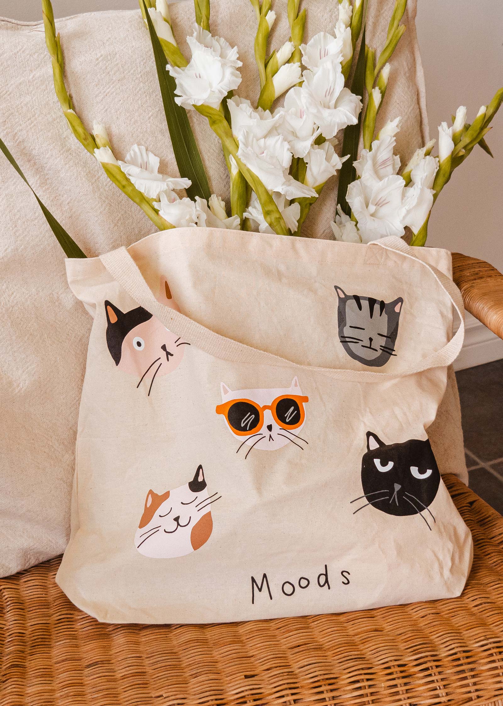 Sac d'épicerie avec illustrations de chats avec des fleurs par mimi et august