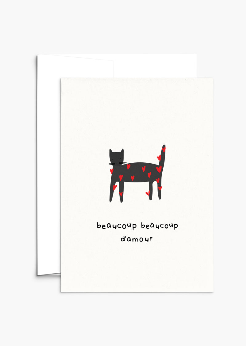 A Beaucoup beaucoup d'amour - Carte de voeux représentant un chat noir et rouge sur papier recyclé, par Mimi & August.