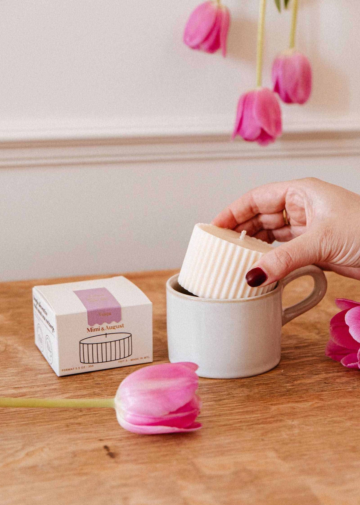 Tulipa candle refill with tulip petals and wild berries scent in reusable cup