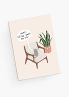 Chat mignon assis sur un canapé à côté d'une plante - merci d'être dans ma vie - Carte de vœux - Par Mimi & August