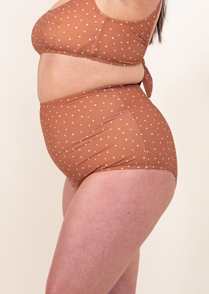 Closer look at the bermudes polka dots ultra high waist bottom wear by Laurence