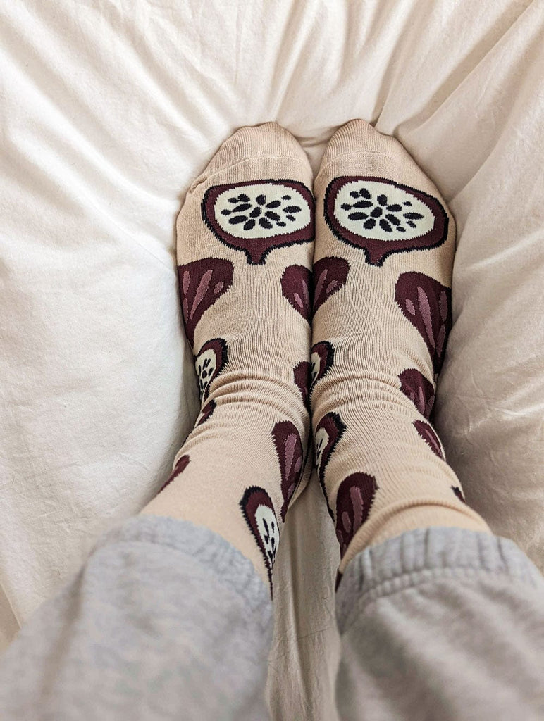 Comfy cotton socks with figs illustrations on it