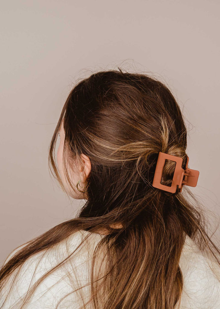 matte rust color nairobi hair clip on sara brown hair