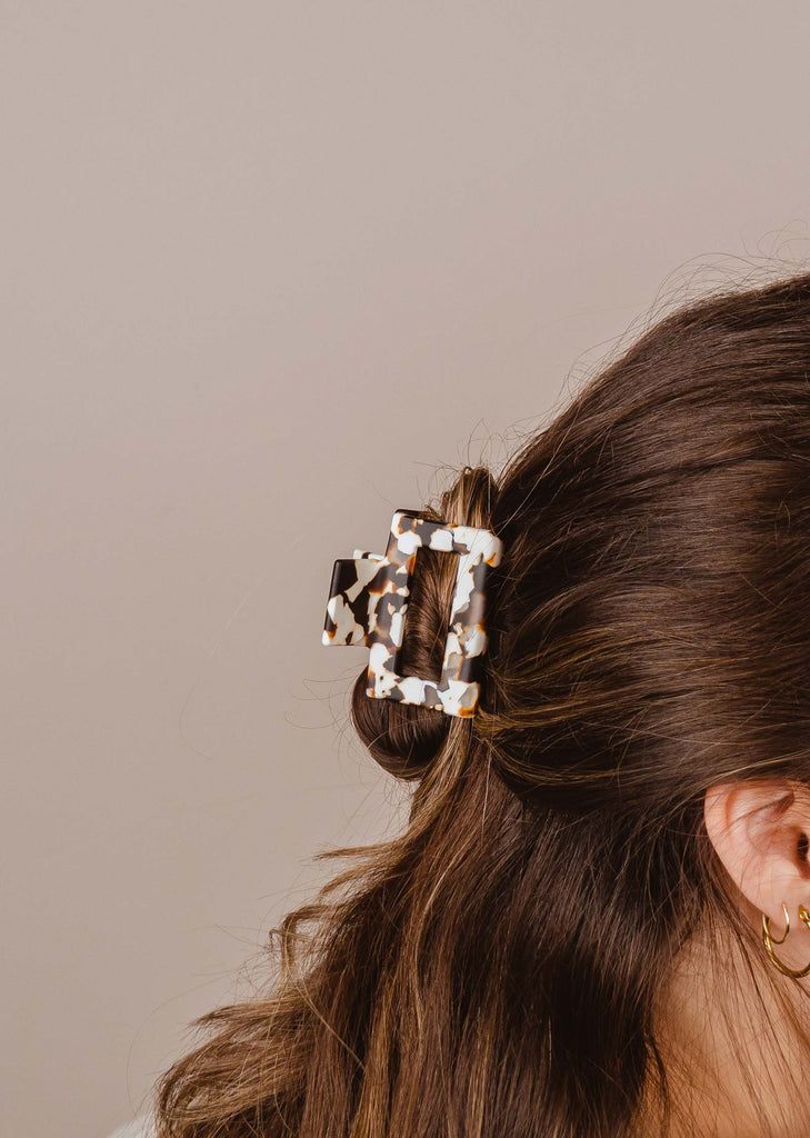 Oslo tortoise hair claw clip creating a beautiful hairstyle