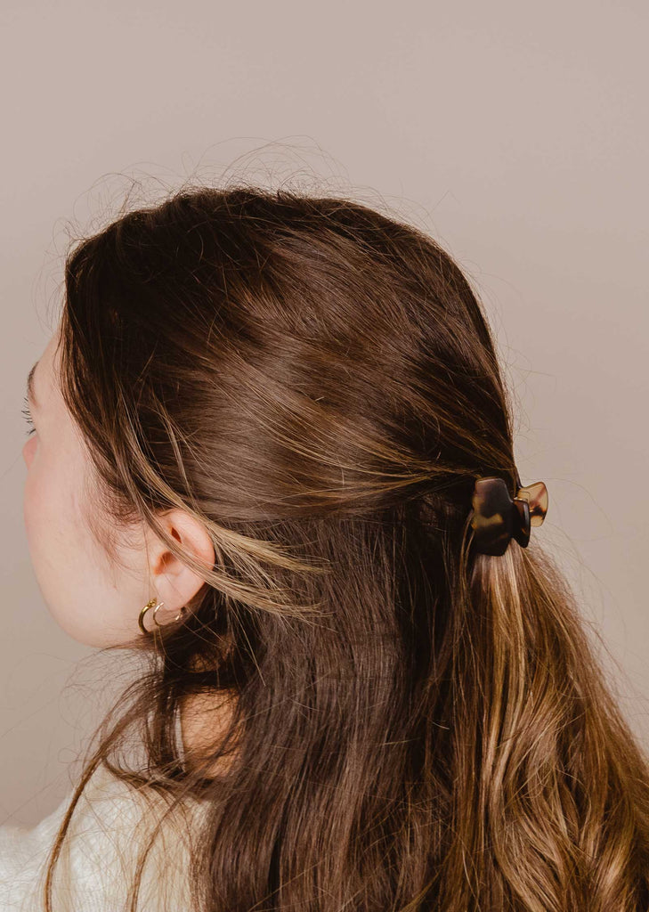 Tortoise Matte mini jaw hair clip by mimi and august