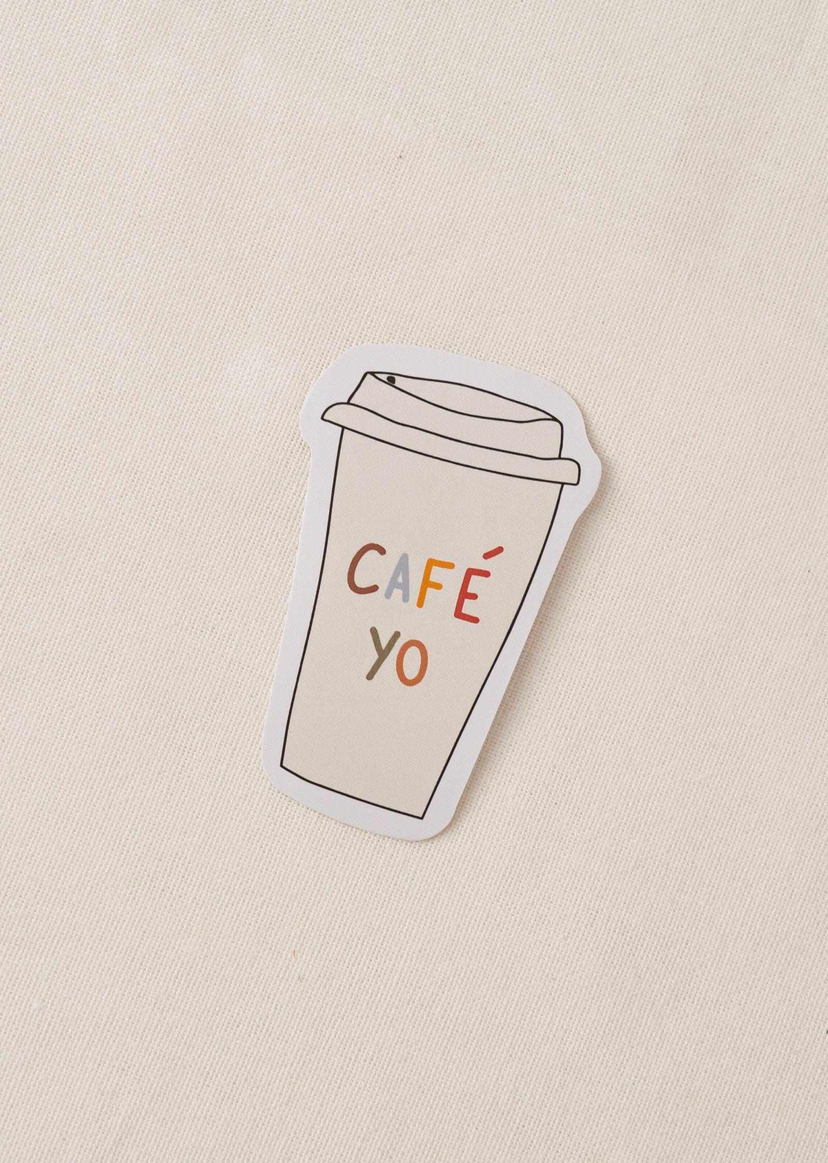Vinyl sticker of a coffee cup with café yo text, durable and water-resistant design